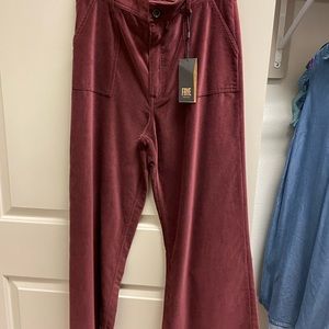 Frye burgundy velvet cropped flare size 30 nwt
